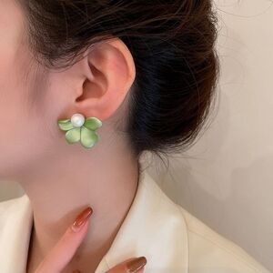 Flower Pearl Women Alloy Earrings
